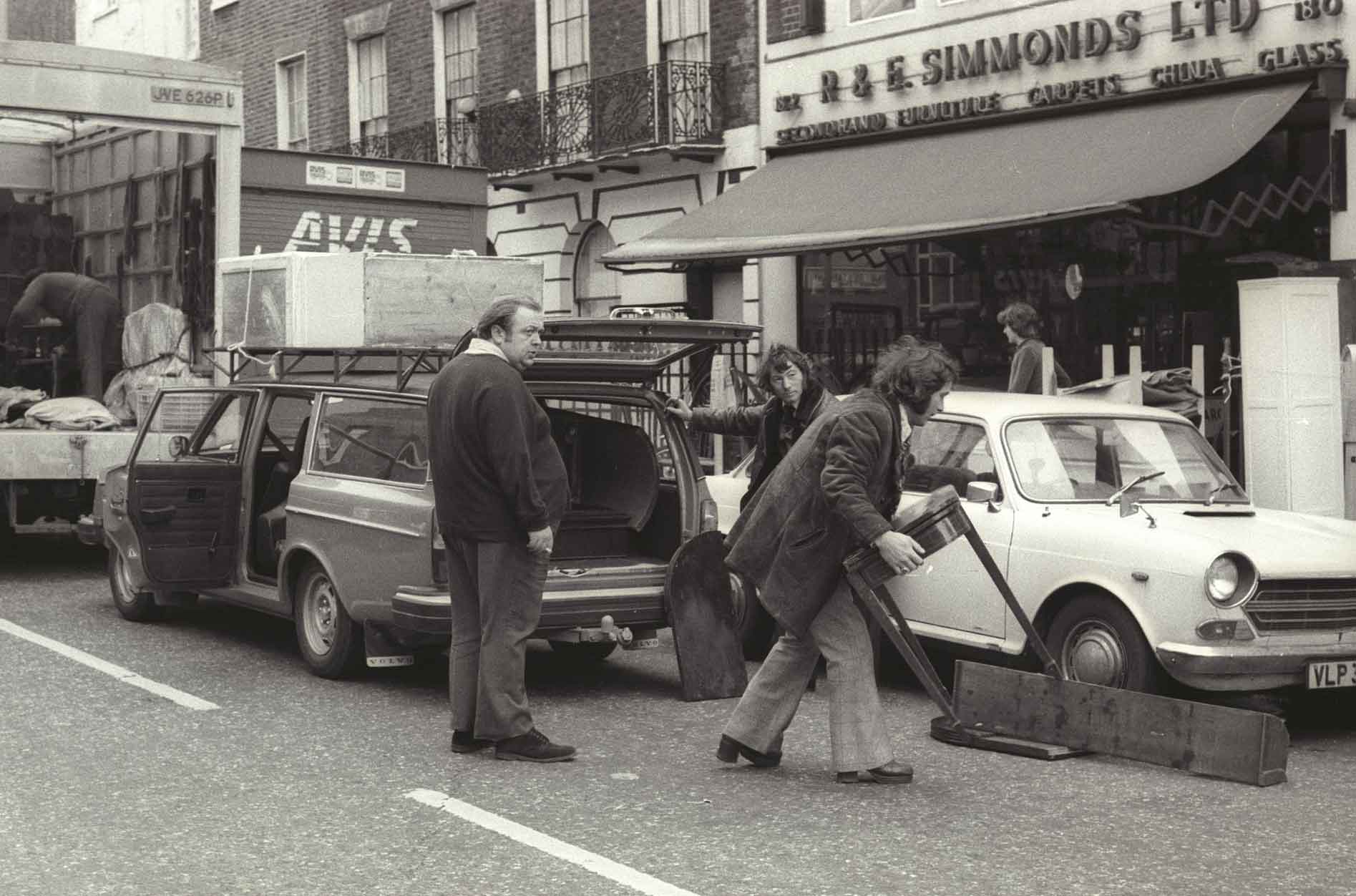 Loading from Simmonds second hand furniture, 180 North Gower Street, 1976